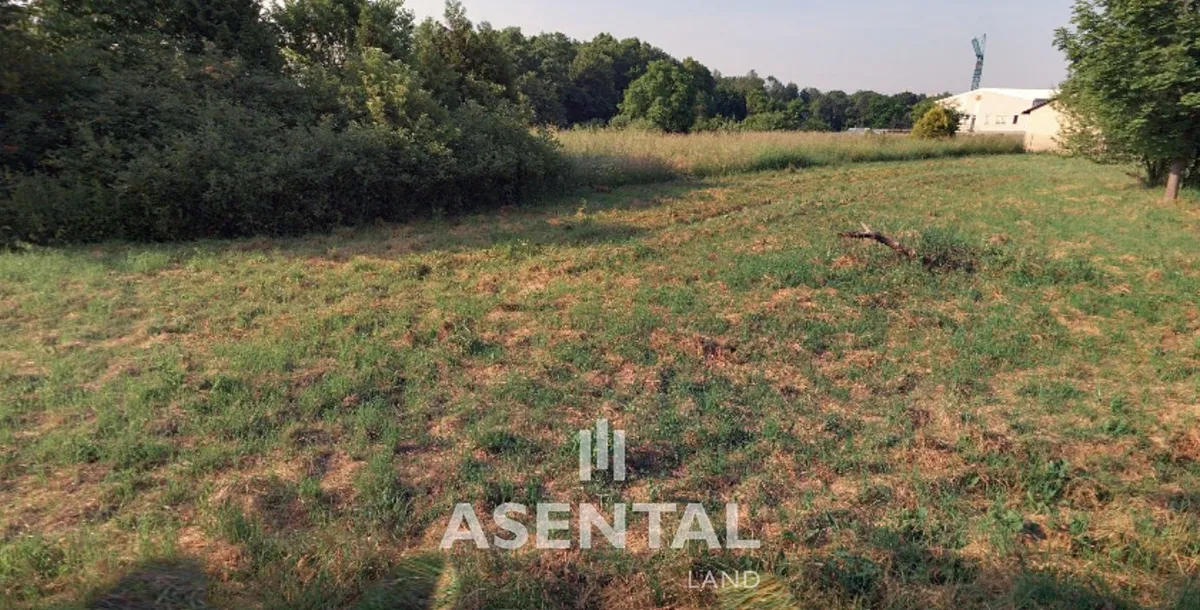Prodej komerčního pozemku 1728 m²
